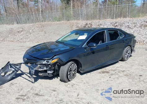 2018 Toyota Camry Se z USA, uszkodzony, nr VIN 4T1B11HK2JU143880